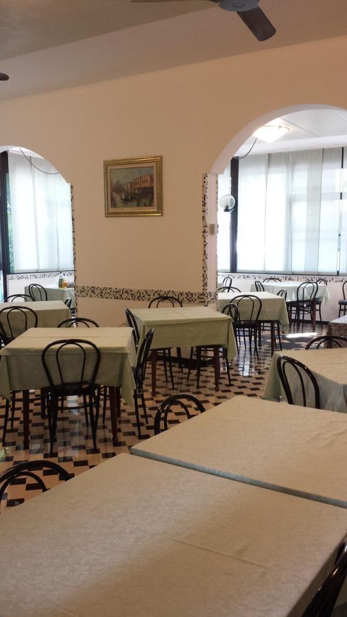 Hotel Villa Podgora Rimini Ngoại thất bức ảnh