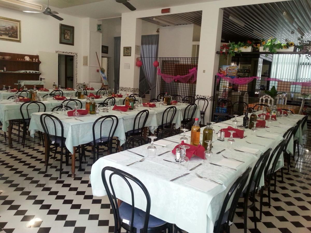 Hotel Villa Podgora Rimini Ngoại thất bức ảnh