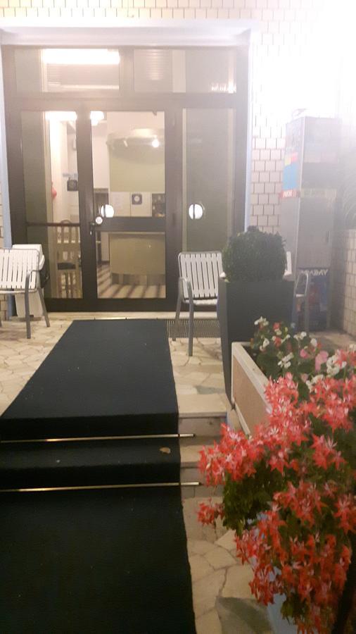 Hotel Villa Podgora Rimini Ngoại thất bức ảnh